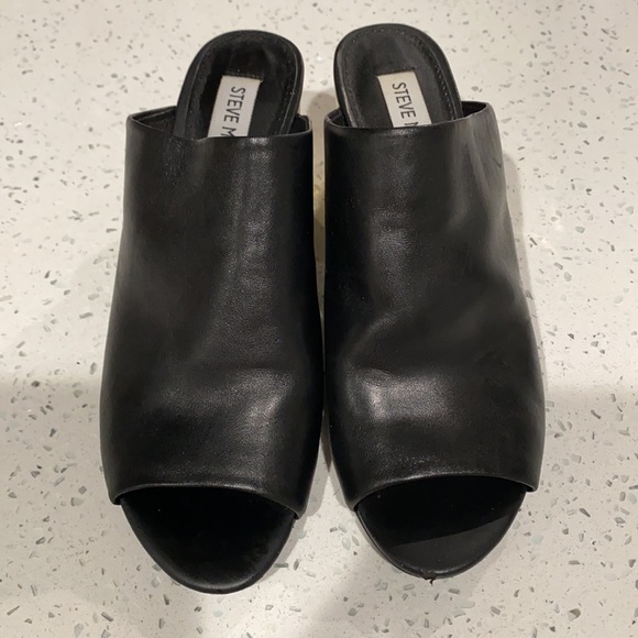 Steve Madden Infinitm Mule w/ gold heel - Picture 6 of 11